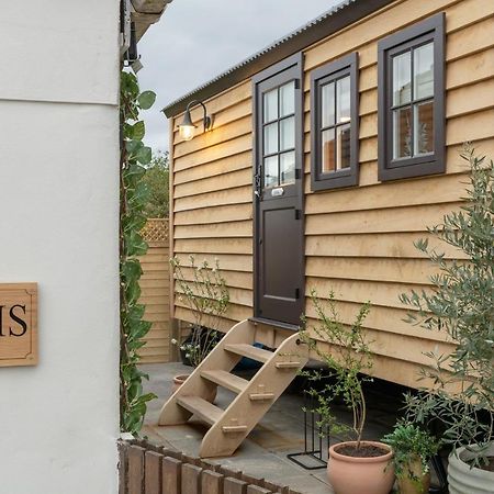 Stylish Hut In A Small Village Just Outside Bath Bathford Exterior photo