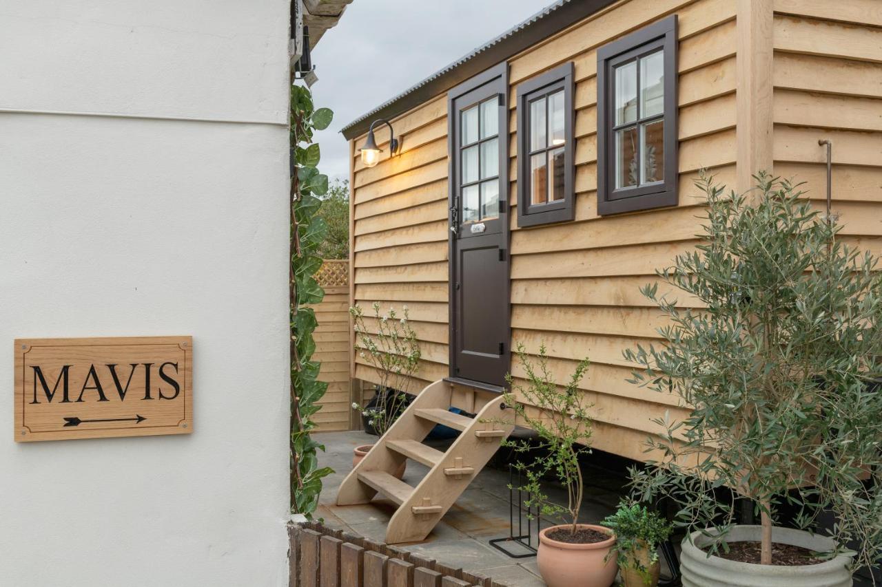 Stylish Hut In A Small Village Just Outside Bath Bathford Exterior photo